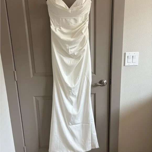 Jane Hill Huntleigh Gown - Picture 6 of 14